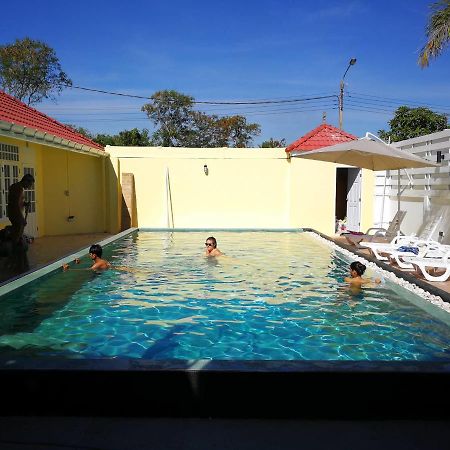Barefeet Naturist Resort (Adults Only) Бангкок Экстерьер фото