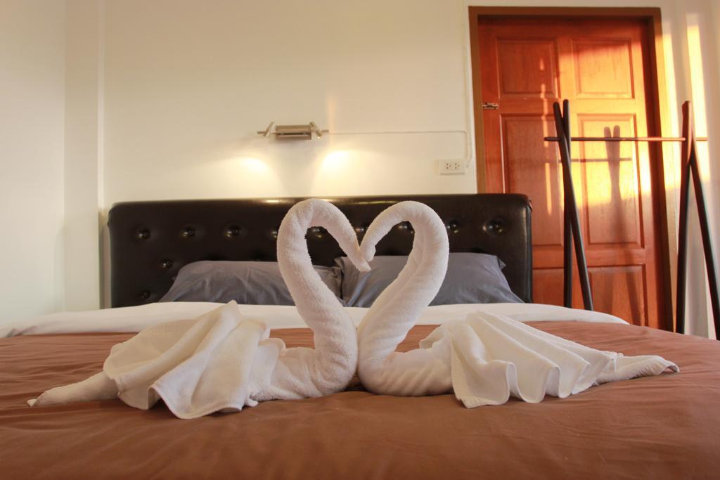 Barefeet Naturist Resort (Adults Only) Бангкок Экстерьер фото