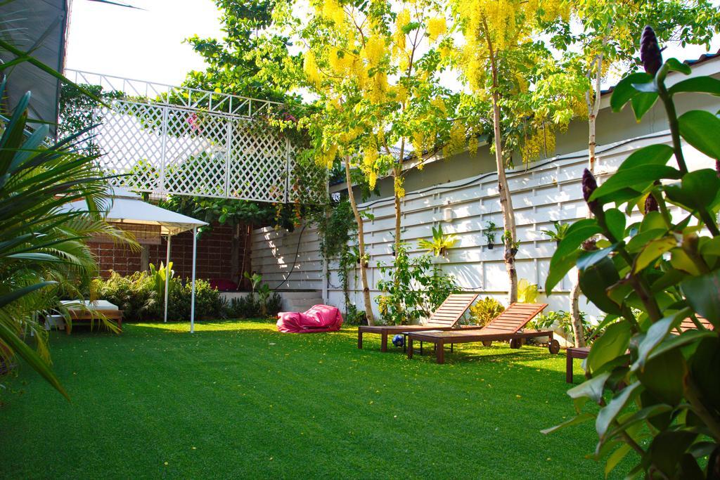Barefeet Naturist Resort (Adults Only) Бангкок Экстерьер фото