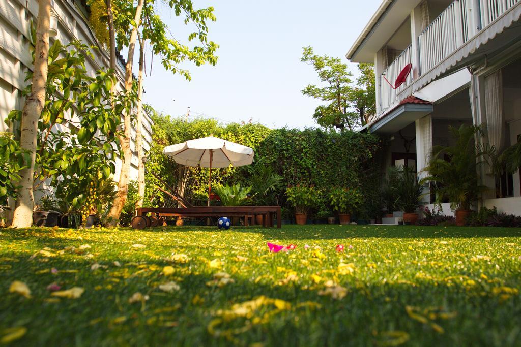 Barefeet Naturist Resort (Adults Only) Бангкок Экстерьер фото