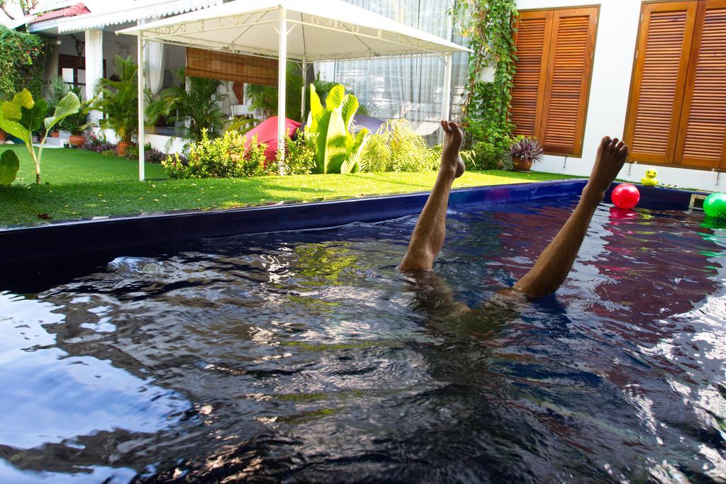 Barefeet Naturist Resort (Adults Only) Бангкок Экстерьер фото