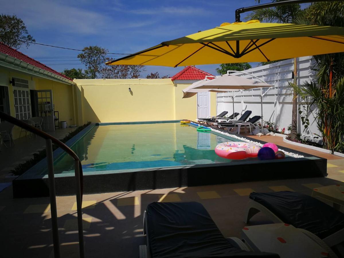 Barefeet Naturist Resort (Adults Only) Бангкок Экстерьер фото