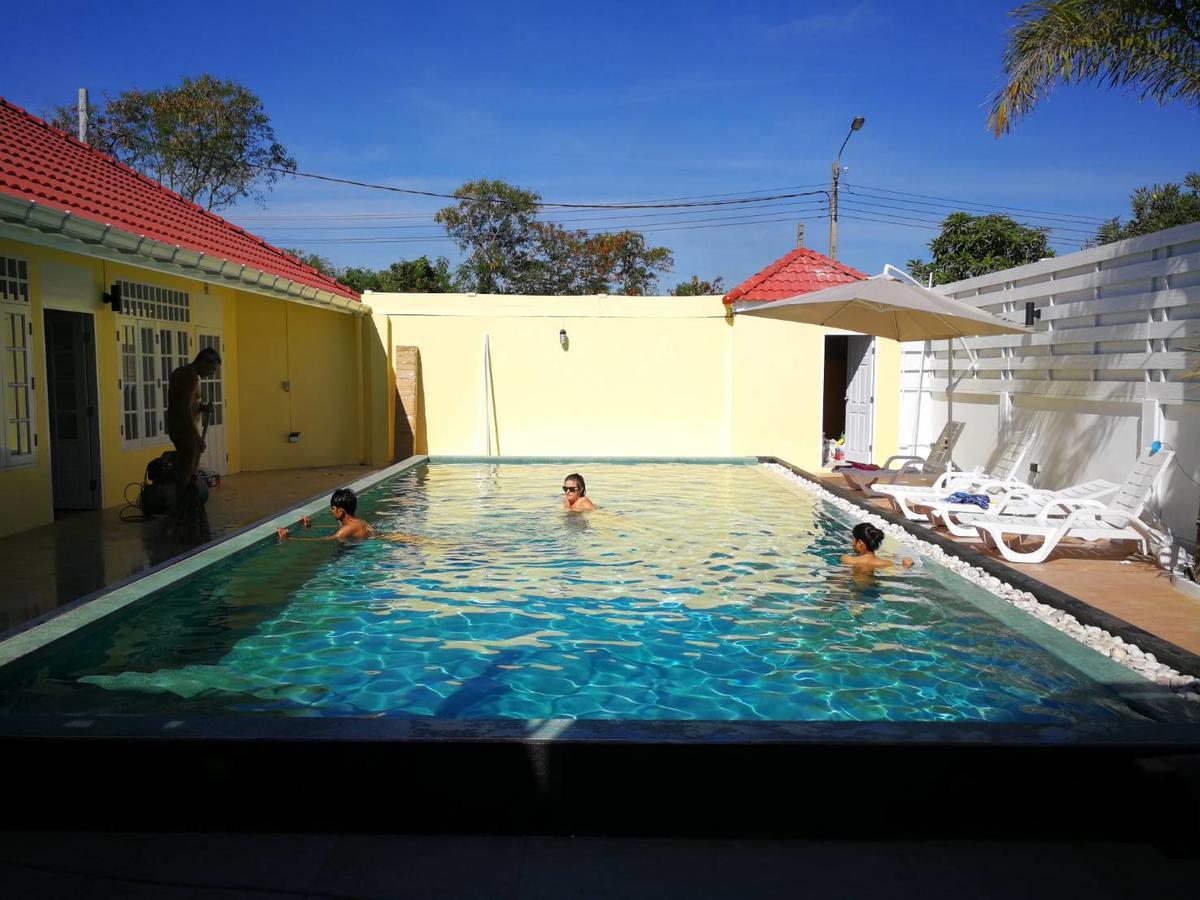Barefeet Naturist Resort (Adults Only) Бангкок Экстерьер фото