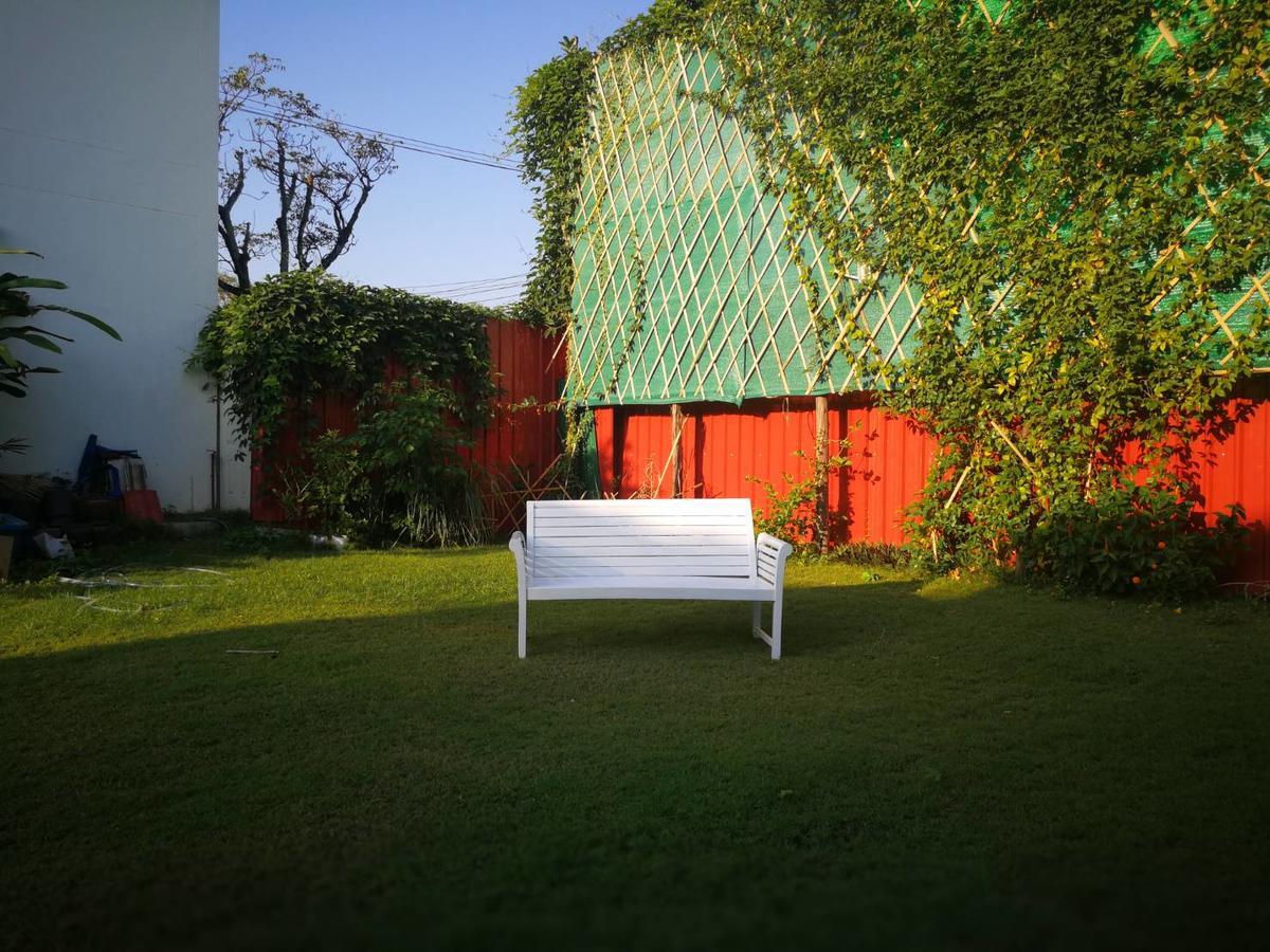 Barefeet Naturist Resort (Adults Only) Бангкок Экстерьер фото