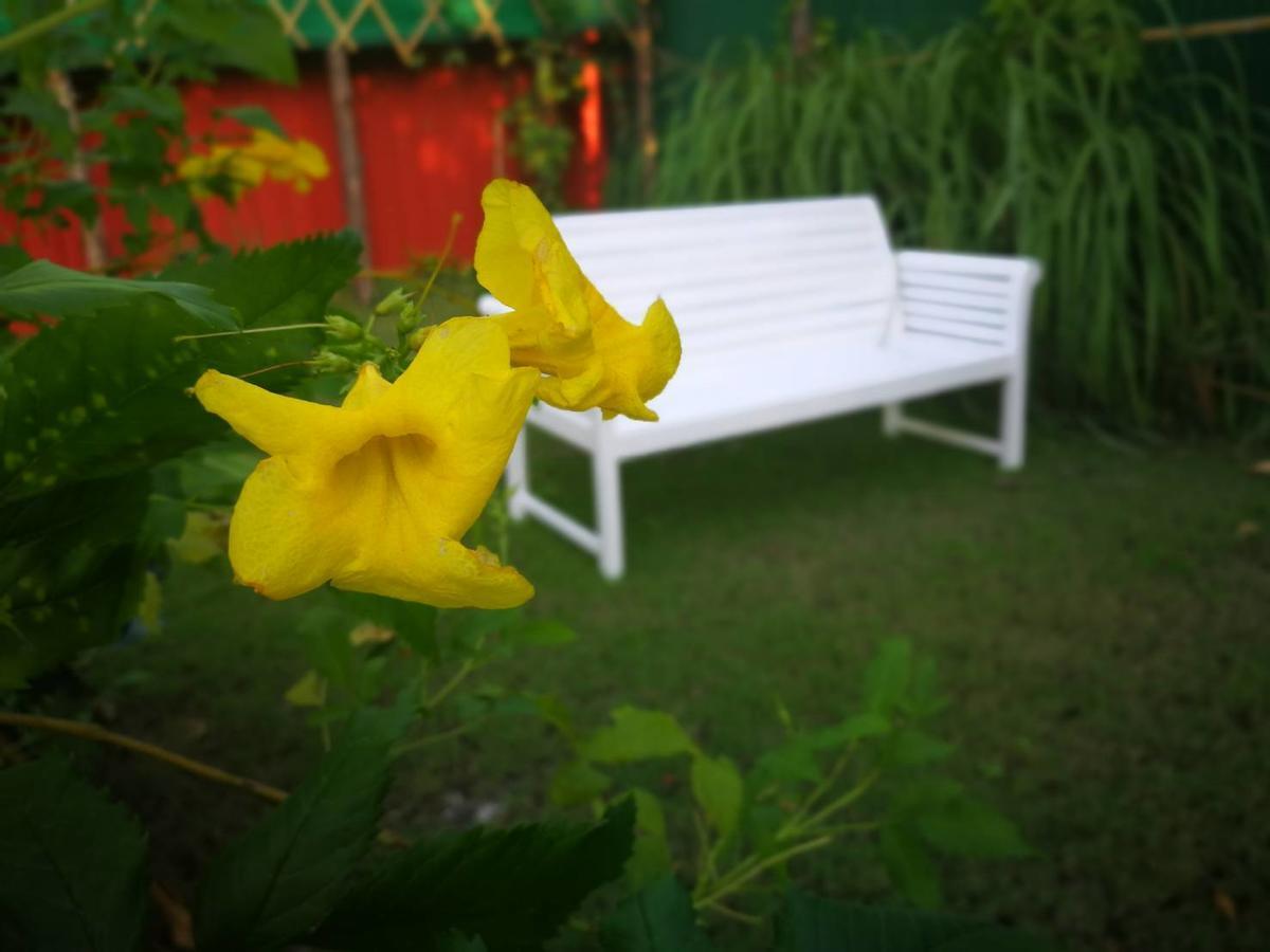 Barefeet Naturist Resort (Adults Only) Бангкок Экстерьер фото