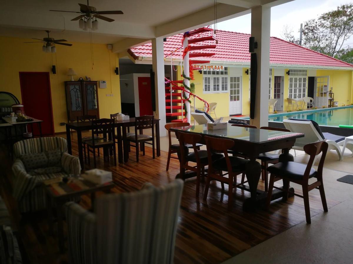 Barefeet Naturist Resort (Adults Only) Бангкок Экстерьер фото