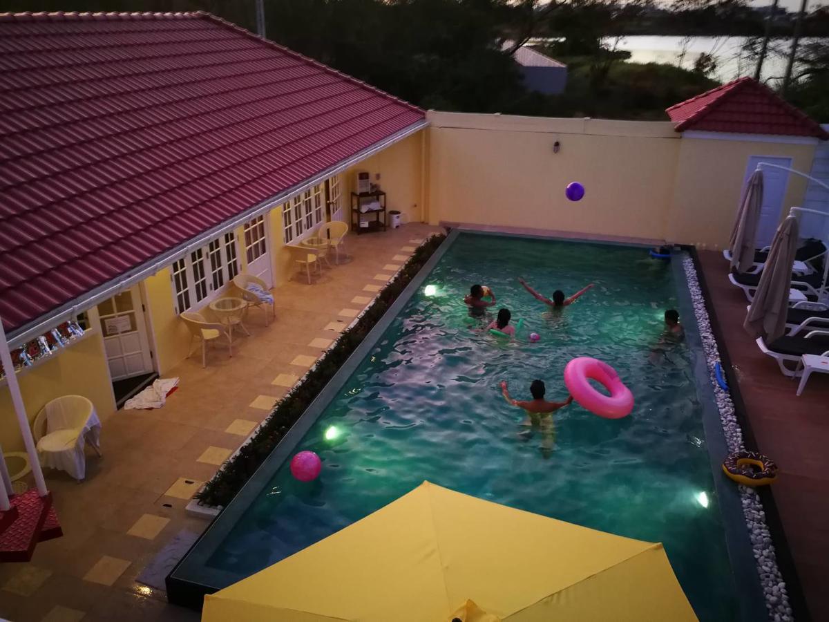 Barefeet Naturist Resort (Adults Only) Бангкок Экстерьер фото