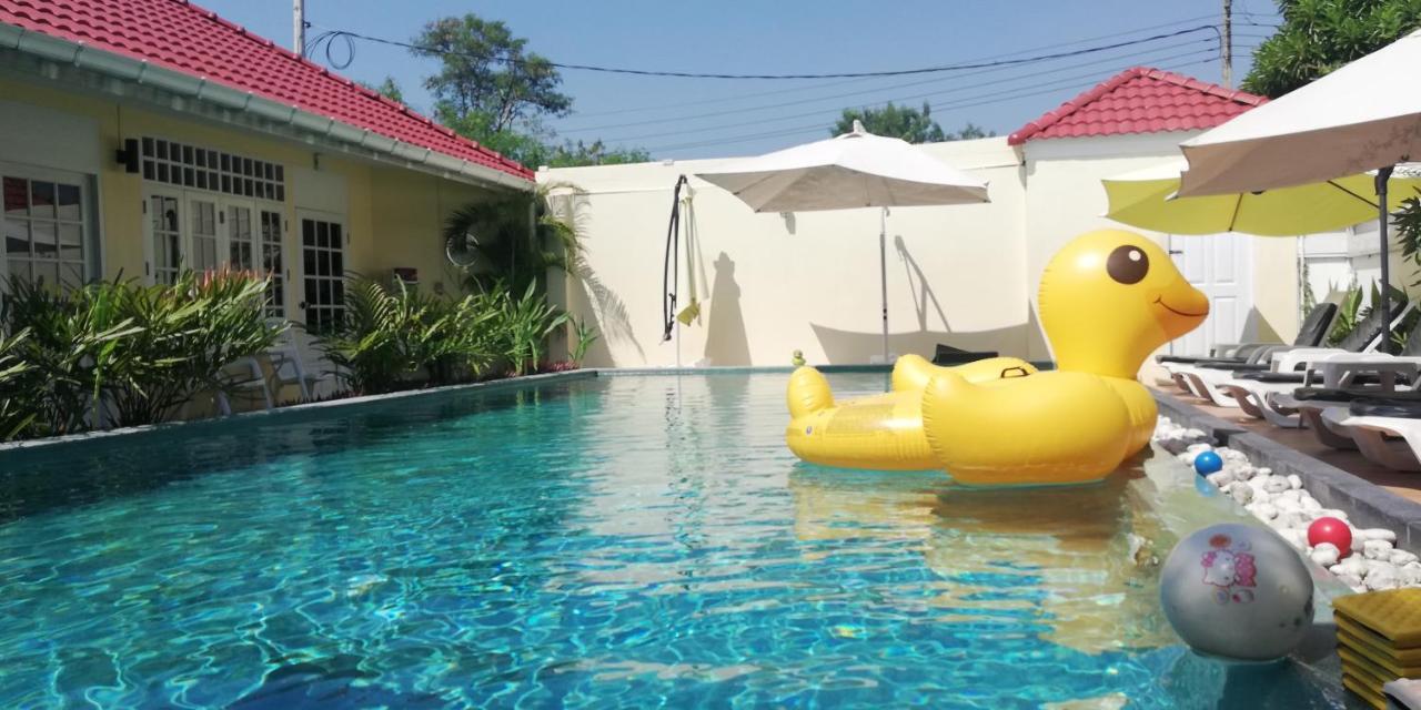 Barefeet Naturist Resort (Adults Only) Бангкок Экстерьер фото